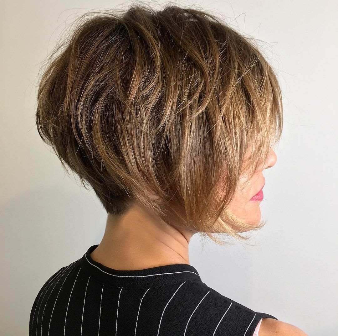 35 Best Short Hairstyles & Haircuts for Thick Hair in 2023
