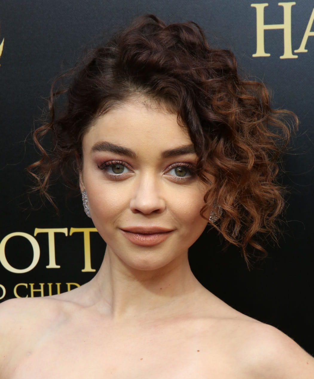Sarah Hyland Curly Up-Do With Layers